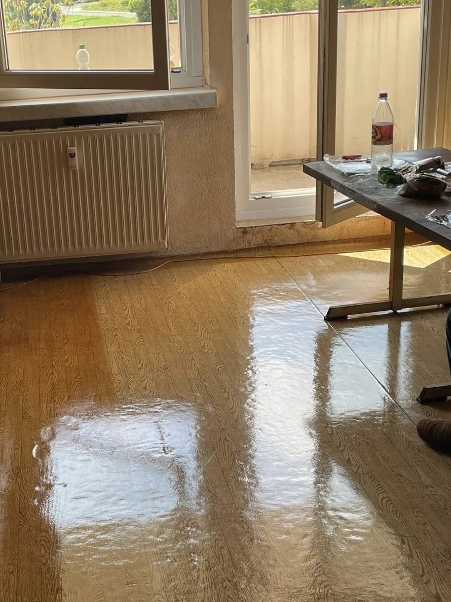 Nachher: gereinigter und gepflegter Holzboden nach der Reinigung durch S&E